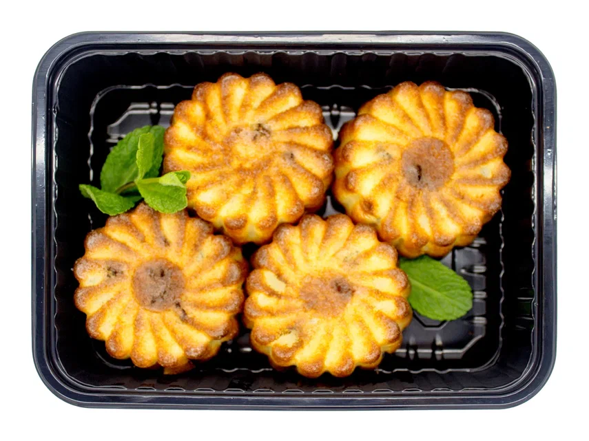 Lemon Semolina Pudding with Raisins