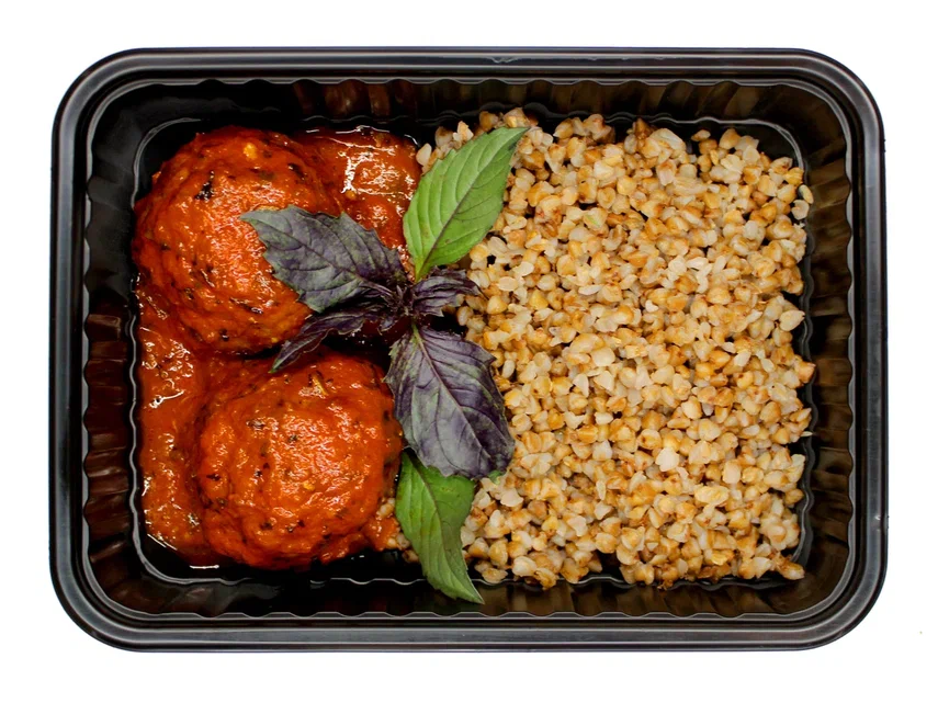 Meatballs in Basil Sauce with Buckwheat
