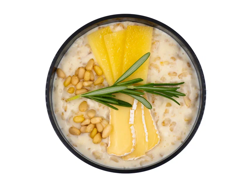 Oatmeal with Four Cheeses